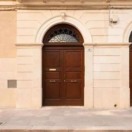 The - Centro 3* Trani